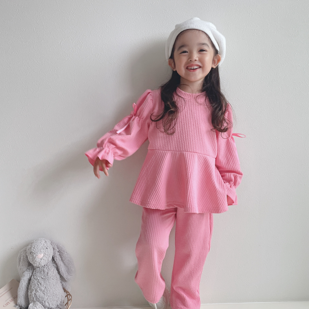 甘めディテールで可愛さ満点!おでかけにもぴったりのセットアップ♪