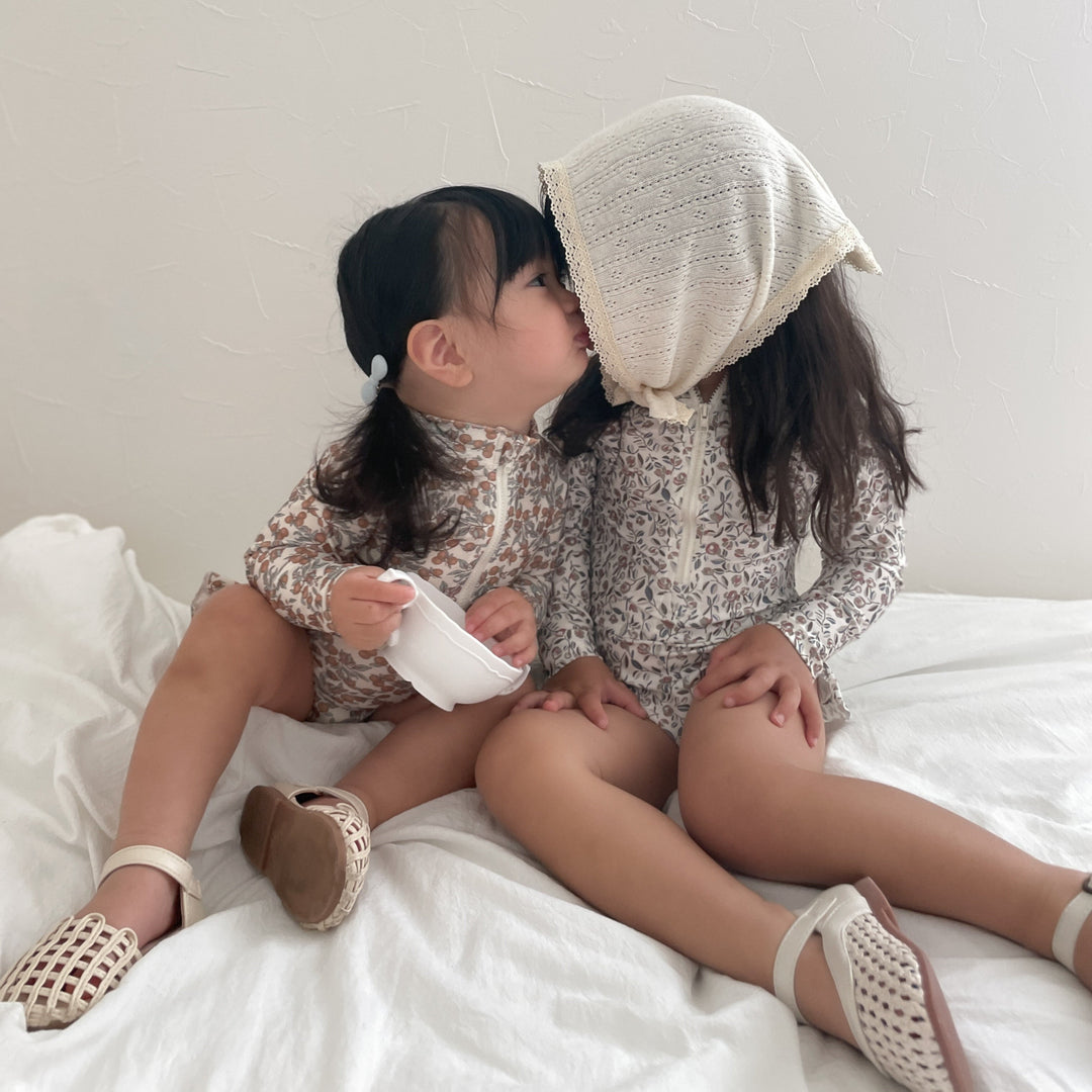 姉妹リンクで映える！ラッシュガードいらずの長袖デザインで夏遊びも安心