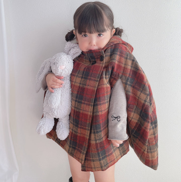 【90-140】ポンポン付きチェック柄ケープ