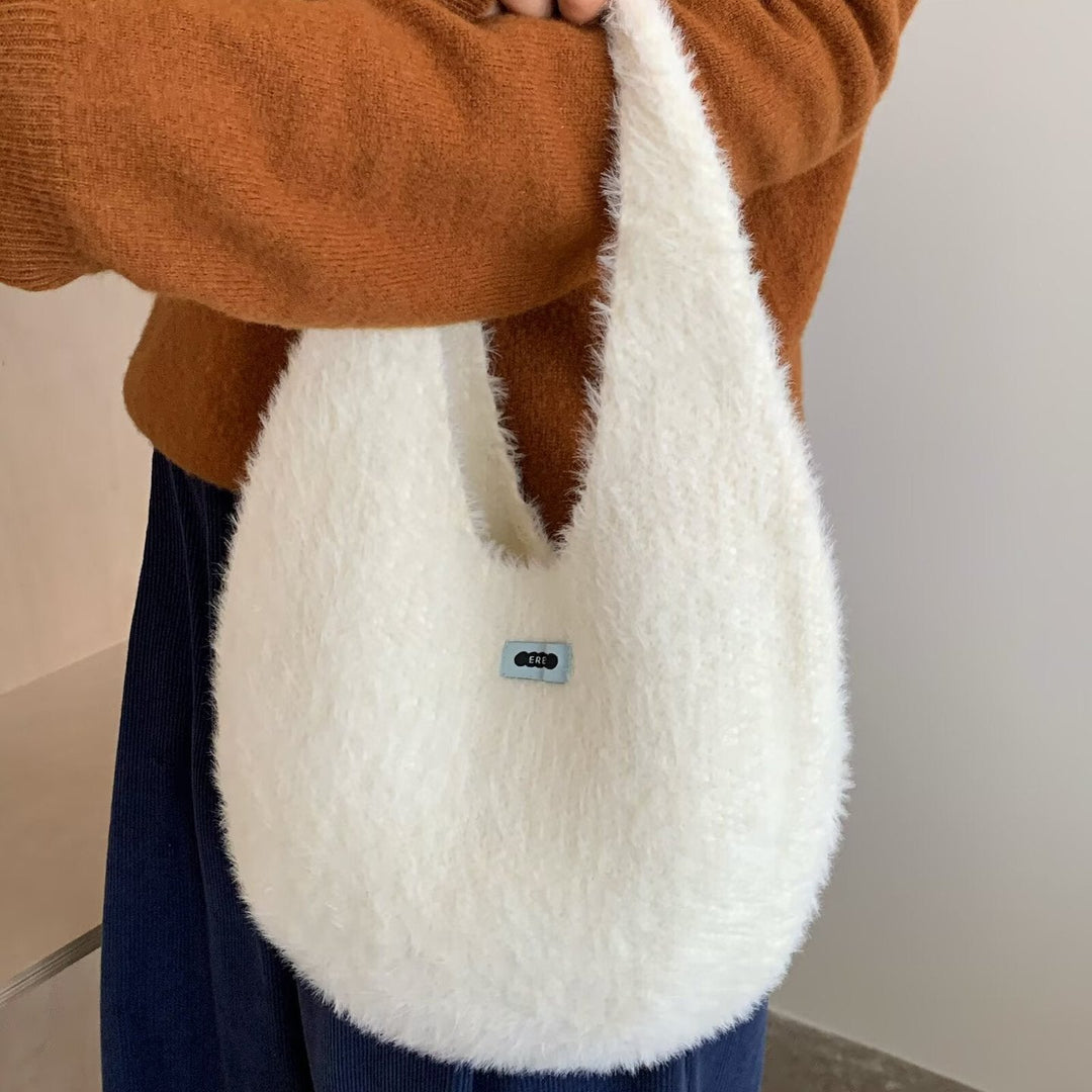 ハーフムーンハンドバッグ