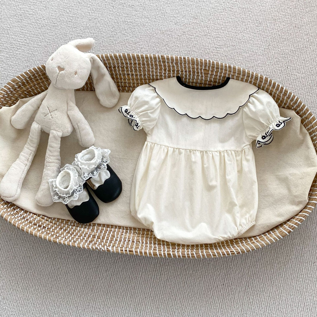 【73-90】ボタニカル刺繍半袖ロンパース