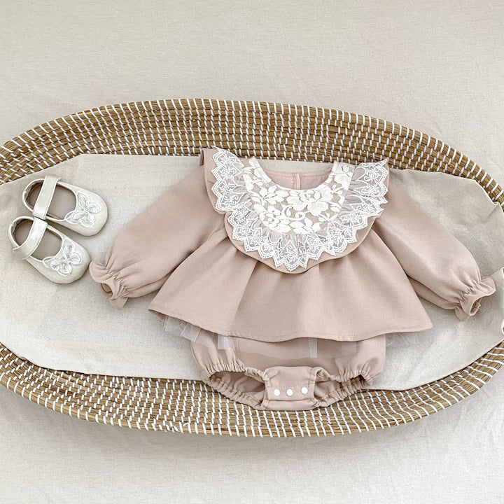 【73-90】レースデザイン長袖ロンパース