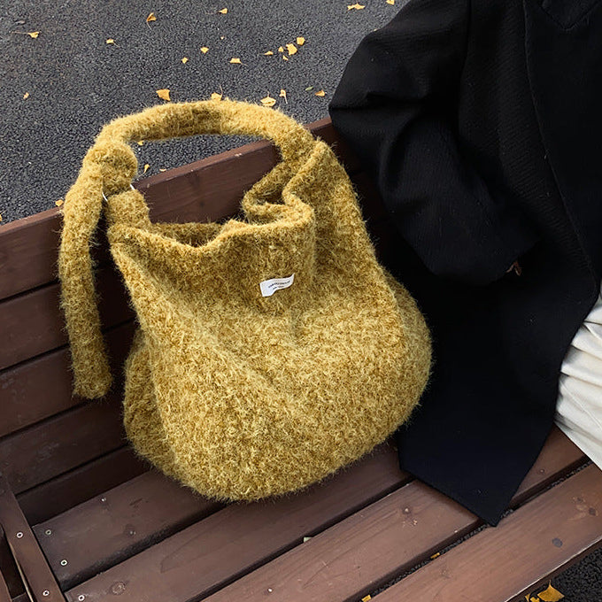 あったかニットショルダーバッグ