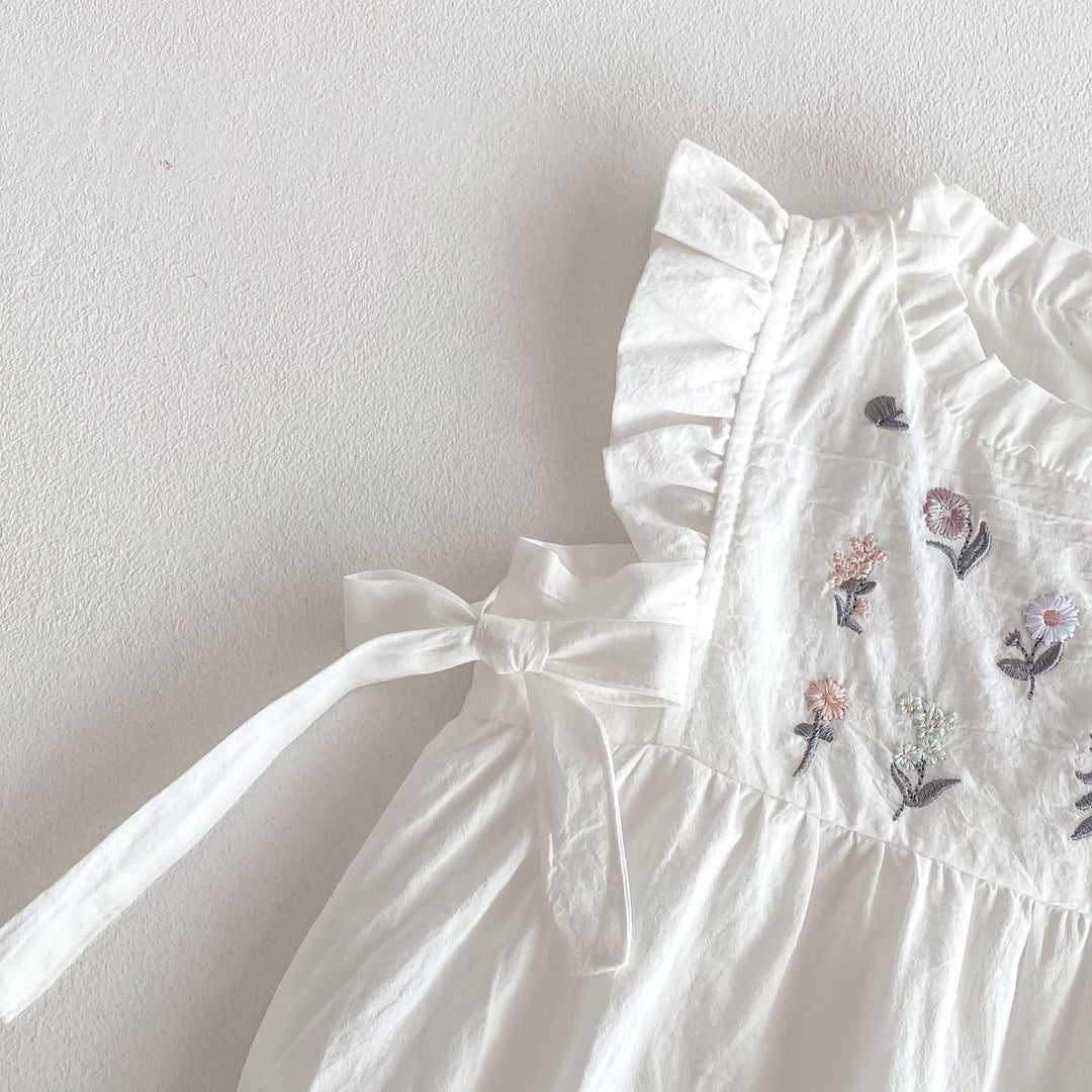 【73-90】花柄刺繍ノースリーブロンパース