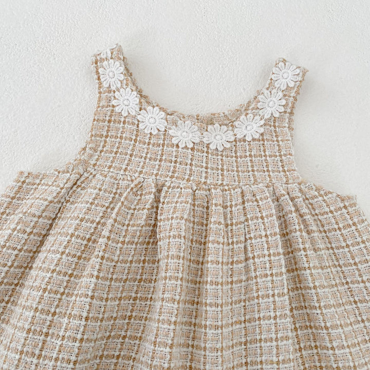 【73-90】フラワーモチーフチェック柄ロンパース