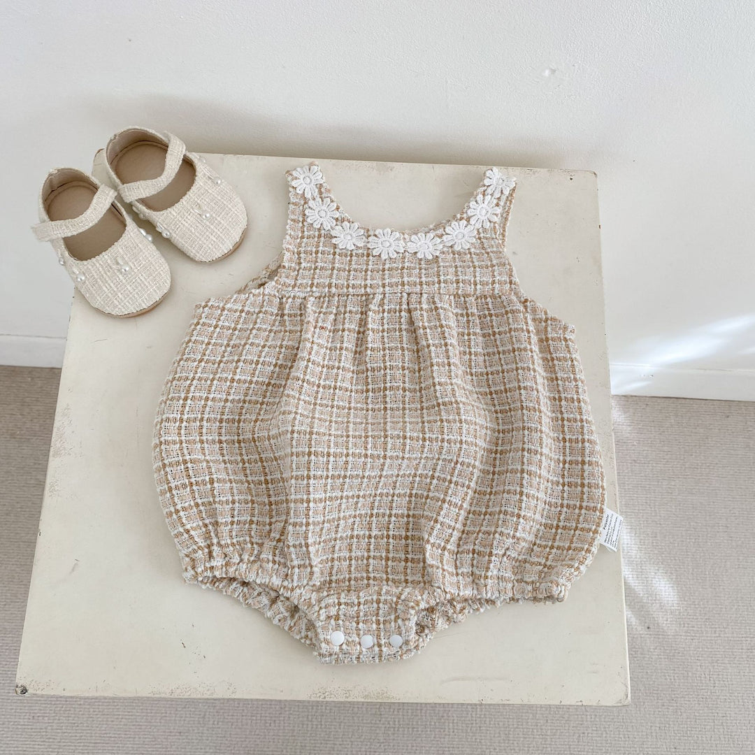 【73-90】フラワーモチーフチェック柄ロンパース