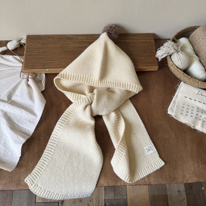 ポンポンフード付きマフラー