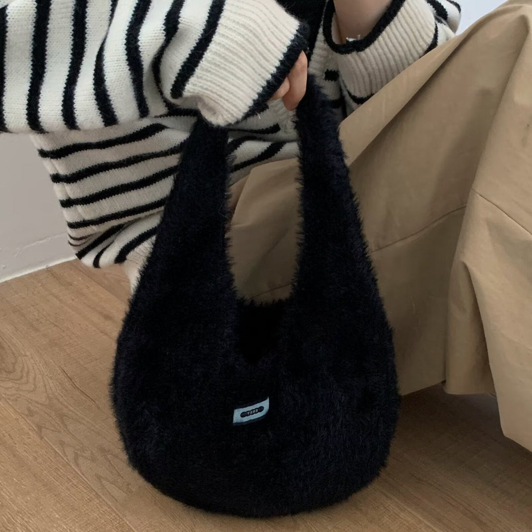 ハーフムーンハンドバッグ