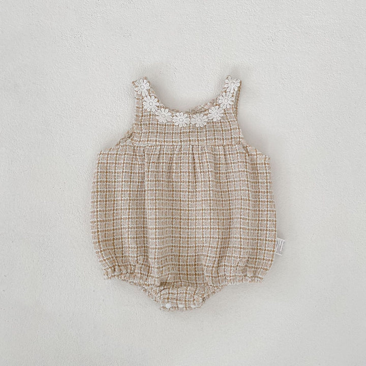 【73-90】フラワーモチーフチェック柄ロンパース