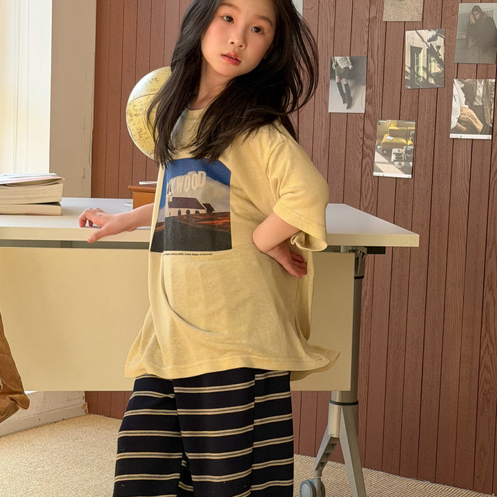 【100-150】HOLLY WOODデザインTシャツ