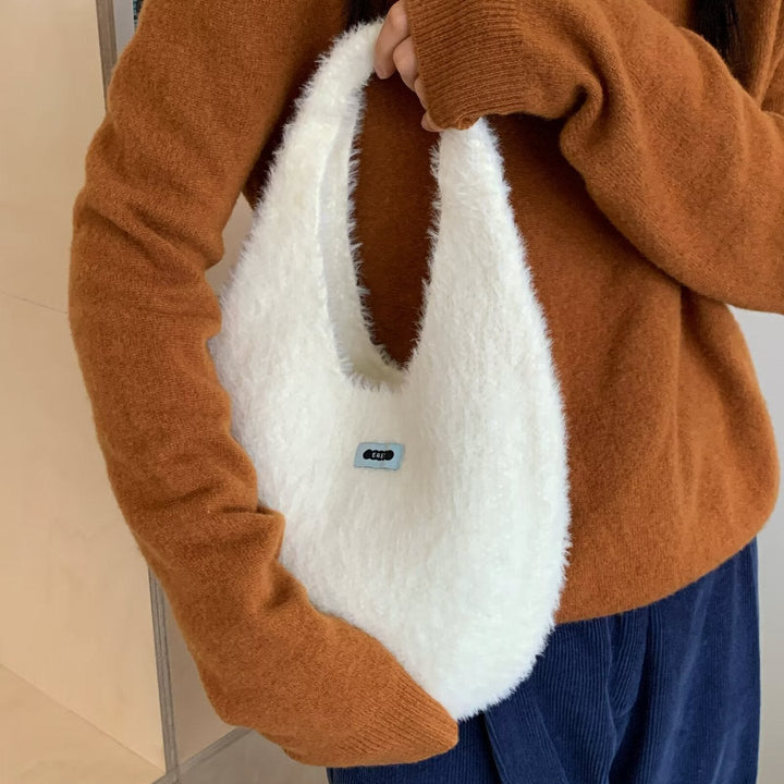 ハーフムーンハンドバッグ