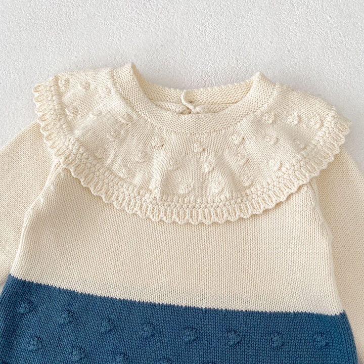 【73-90】ラッフルカラーニットロンパース