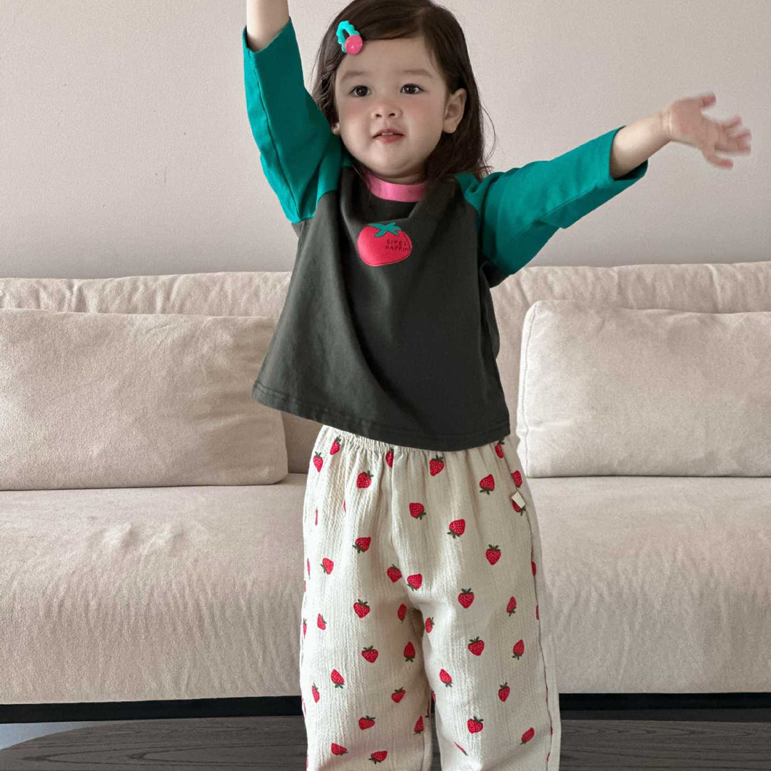 【73-110】いちご柄ロングパンツ