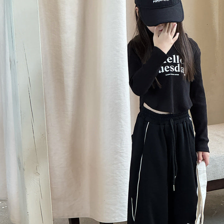 【90-150】フート付きショート丈トップス