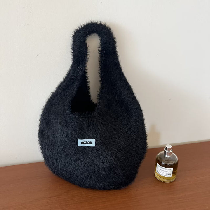 ハーフムーンハンドバッグ