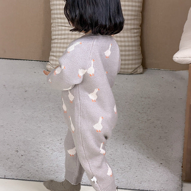【73-100】パターンプリント長袖ニットロンパース