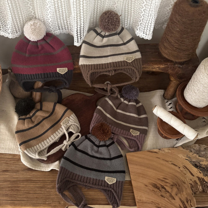 【48-52cm】あご紐付きボーダーニット帽