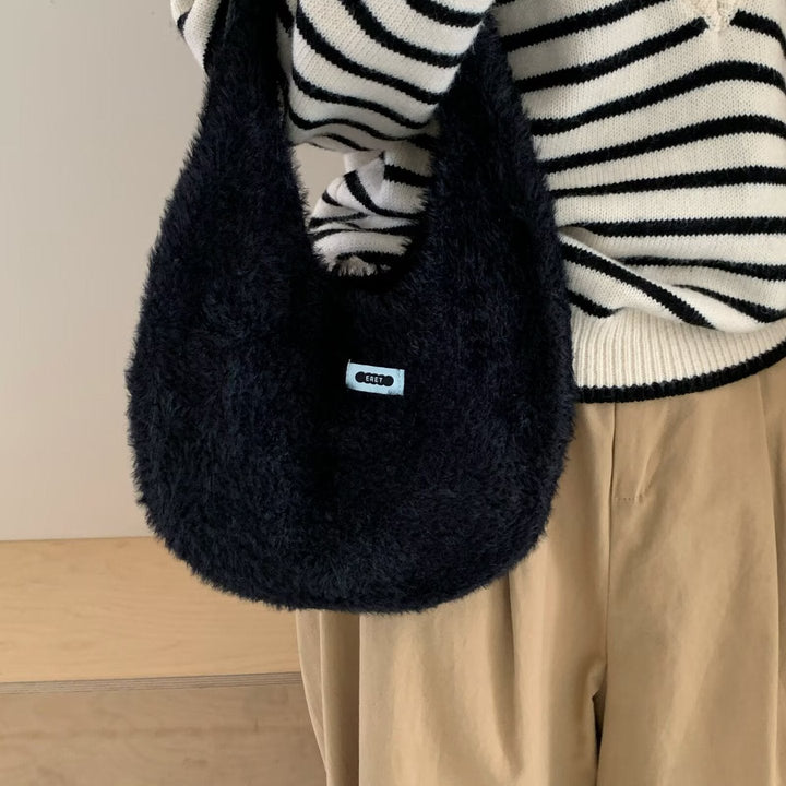 ハーフムーンハンドバッグ