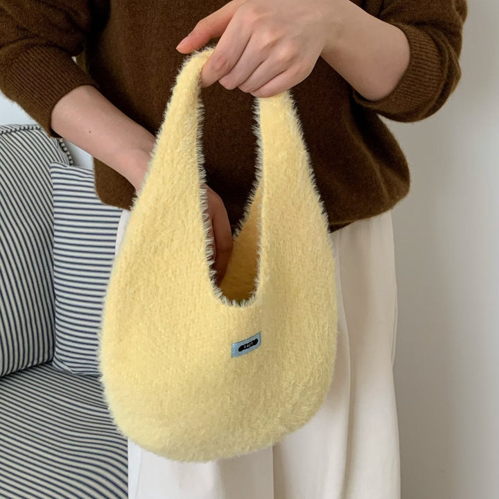 ハーフムーンハンドバッグ