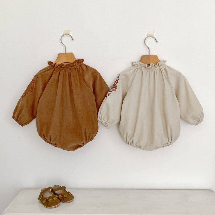 【73-90】袖刺繍長袖ロンパース