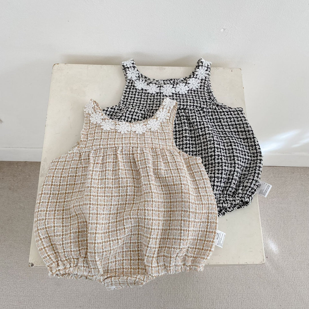 【73-90】フラワーモチーフチェック柄ロンパース