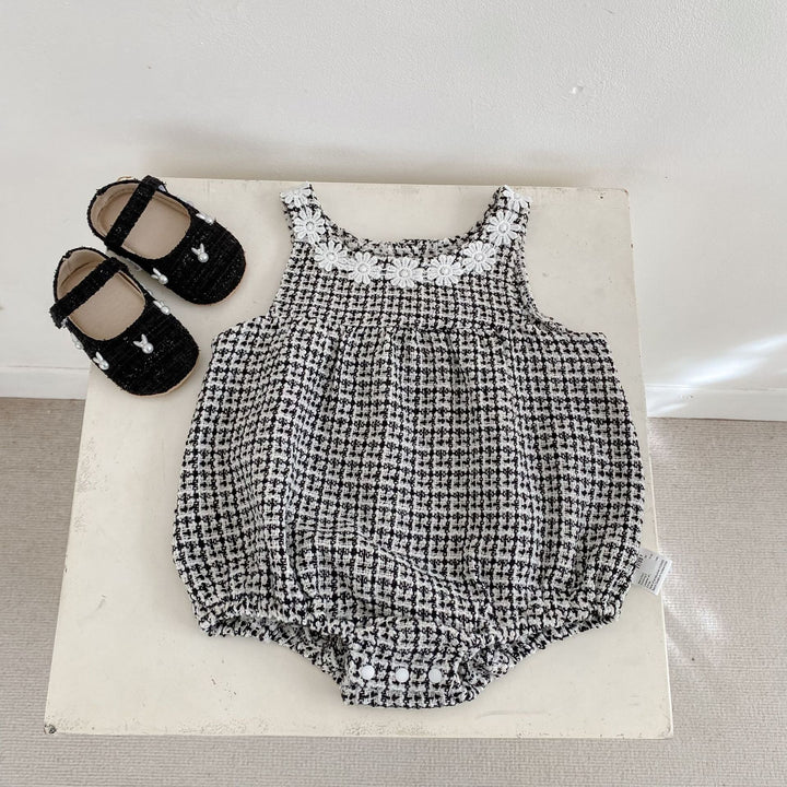 【73-90】フラワーモチーフチェック柄ロンパース