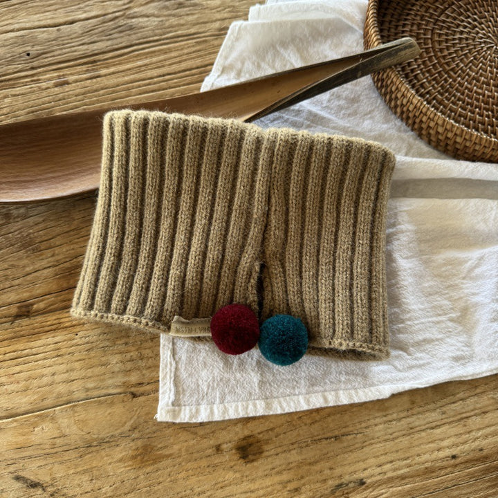 ポンポン付きニットネックウォーマー