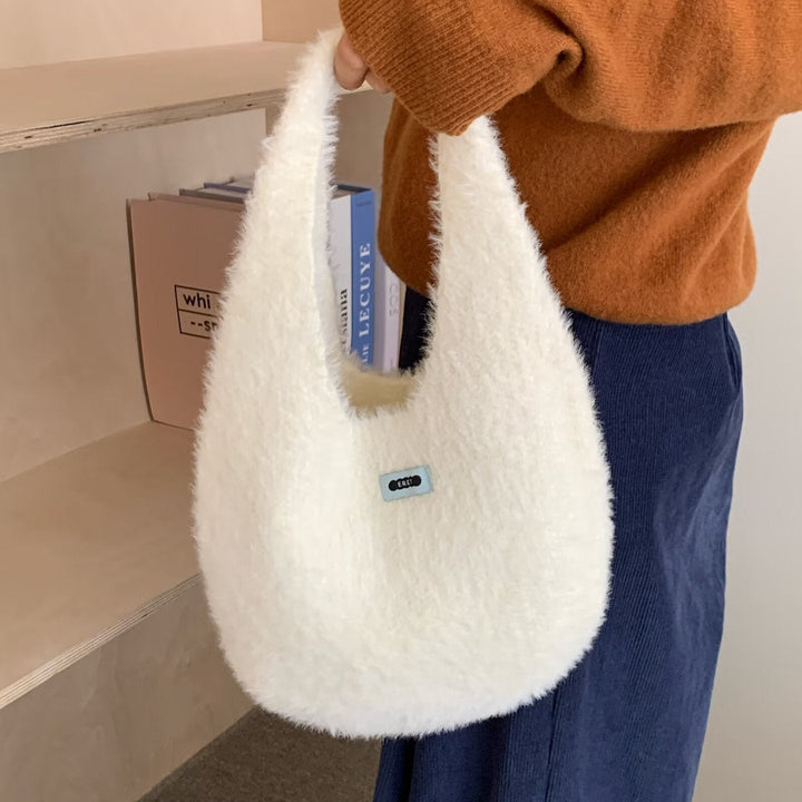 ハーフムーンハンドバッグ