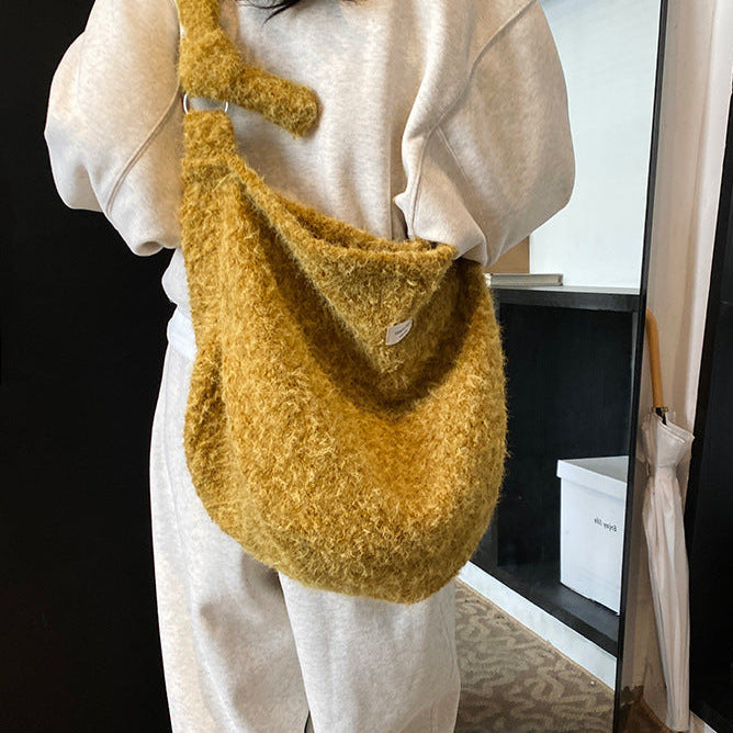 あったかニットショルダーバッグ