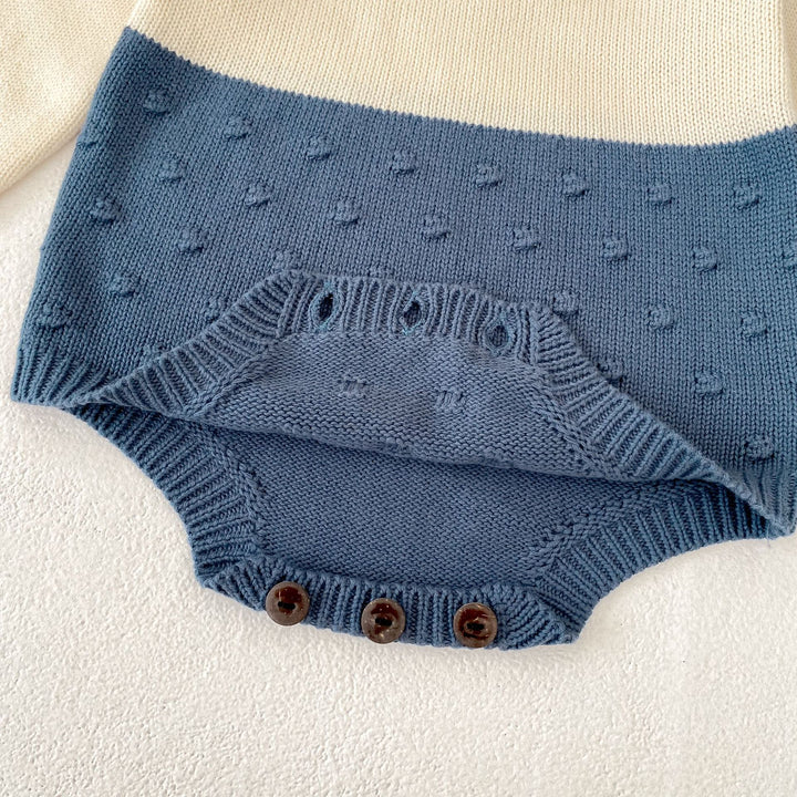 【73-90】ラッフルカラーニットロンパース