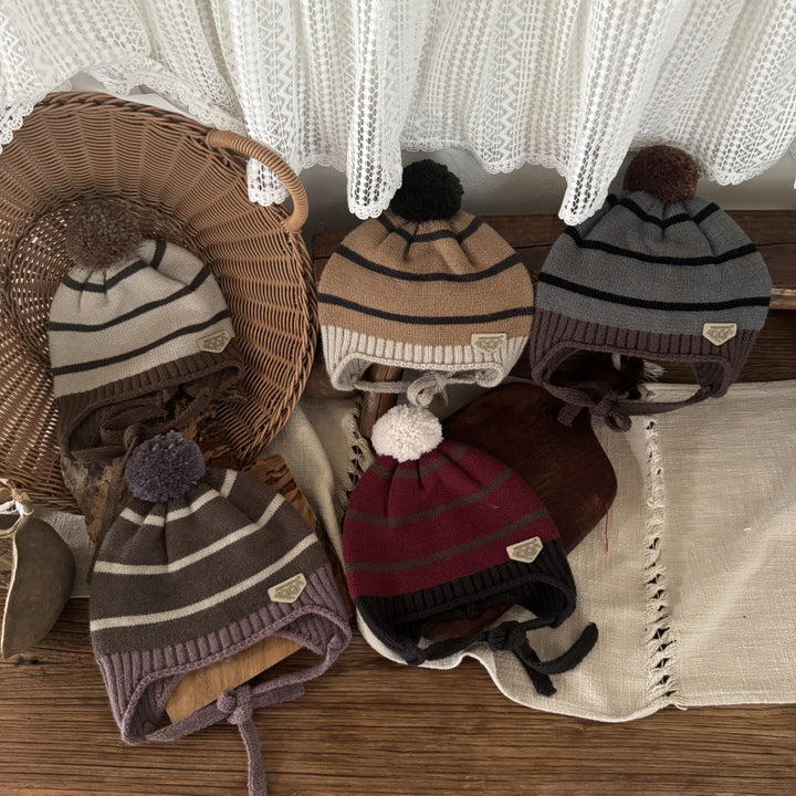 【48-52cm】あご紐付きボーダーニット帽