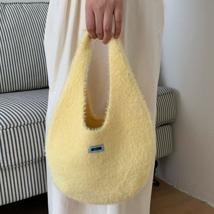 ハーフムーンハンドバッグ