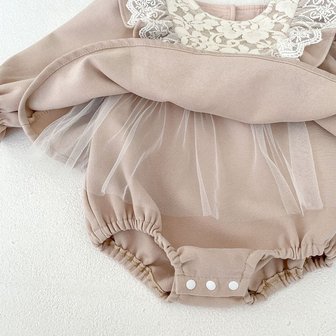 【73-90】レースデザイン長袖ロンパース