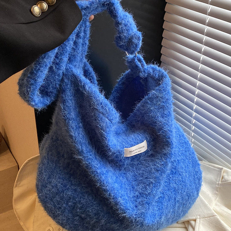 あったかニットショルダーバッグ