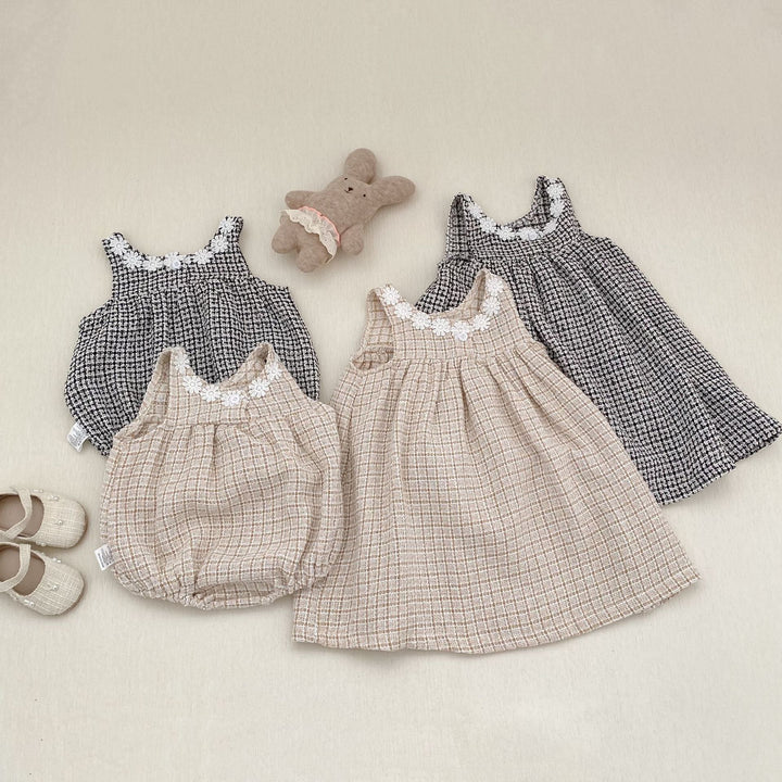 【80-130】フラワーモチーフチェック柄ワンピース