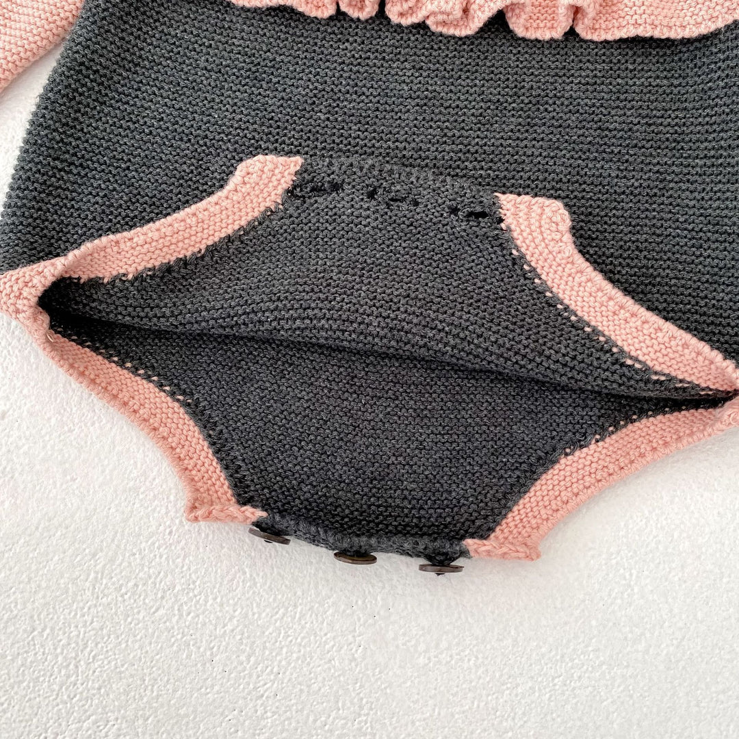 【73-90】バイカラーウエストフリルニットロンパース