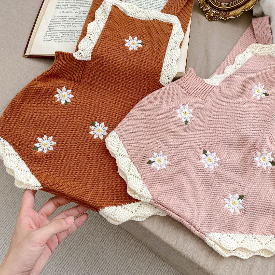 【baby＆kids】フラワー刺繍ニットサロペット