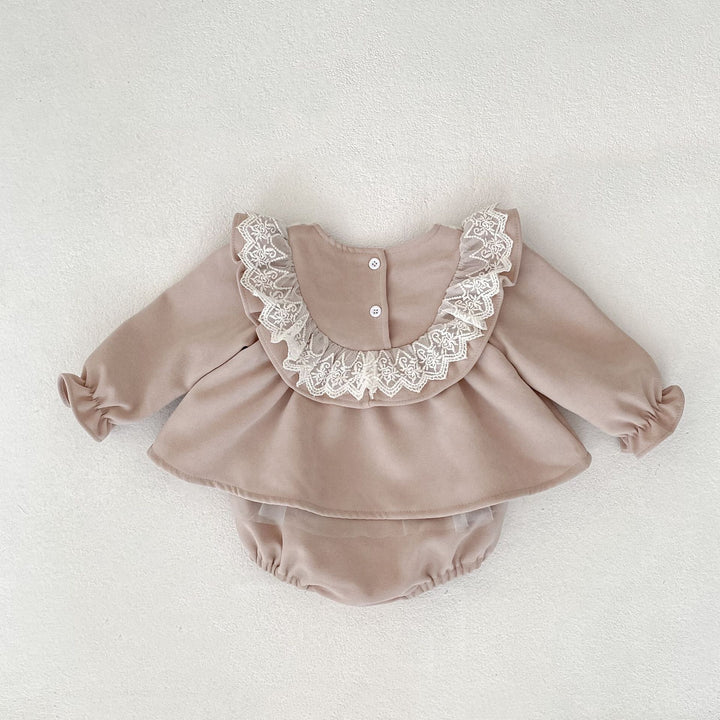 【73-90】レースデザイン長袖ロンパース