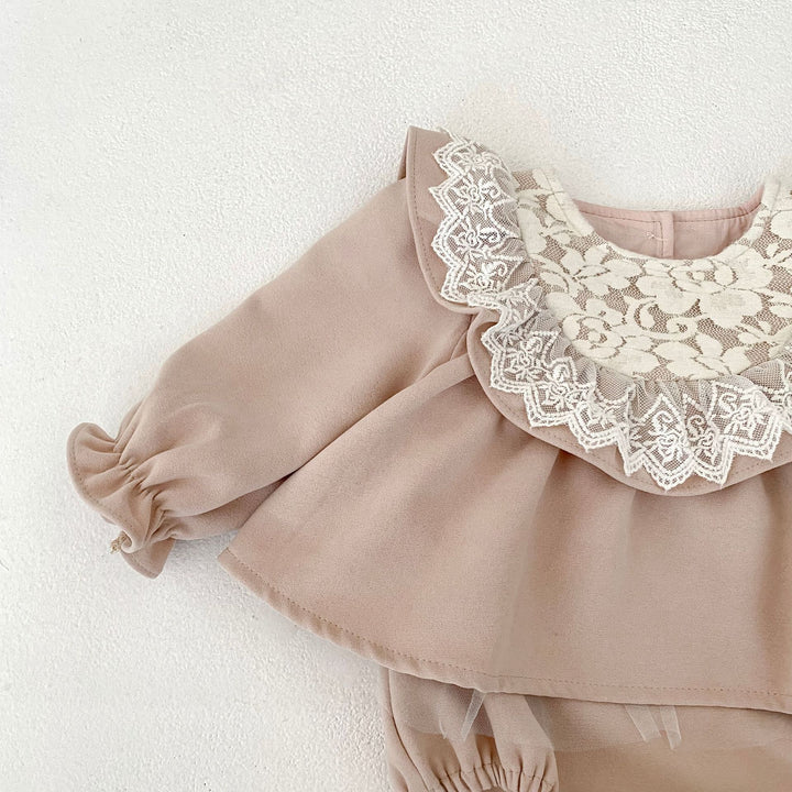 【73-90】レースデザイン長袖ロンパース