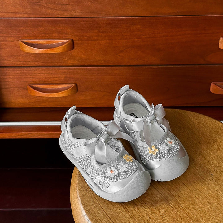 【12.0-16.0】フラワー＆リボンデザインメッシュシューズ