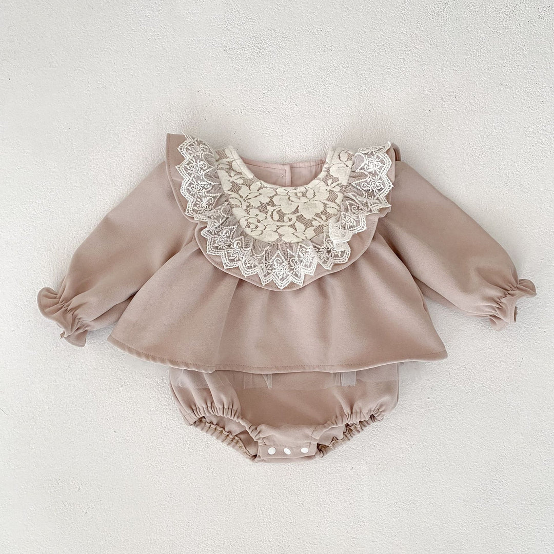 【73-90】レースデザイン長袖ロンパース