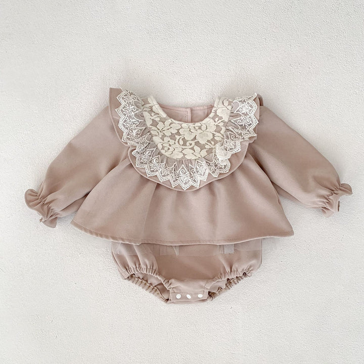 【73-90】レースデザイン長袖ロンパース