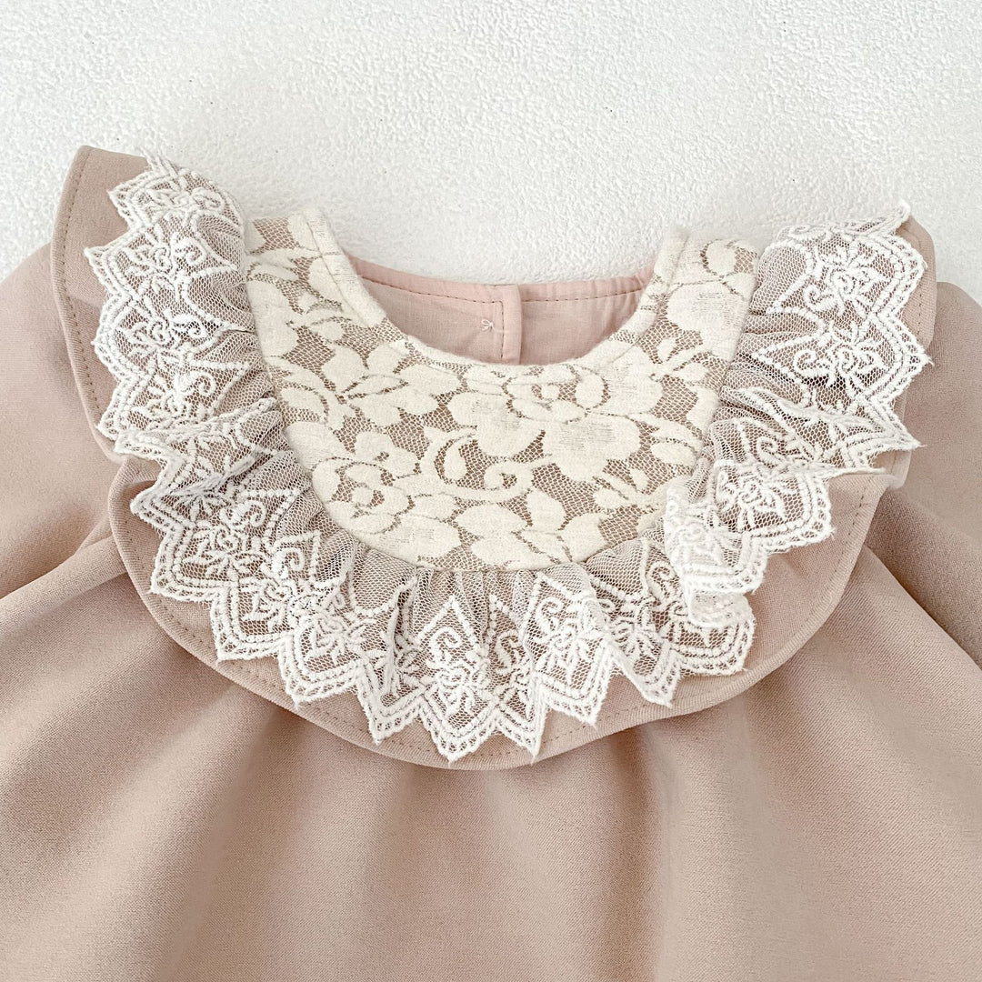 【73-90】レースデザイン長袖ロンパース