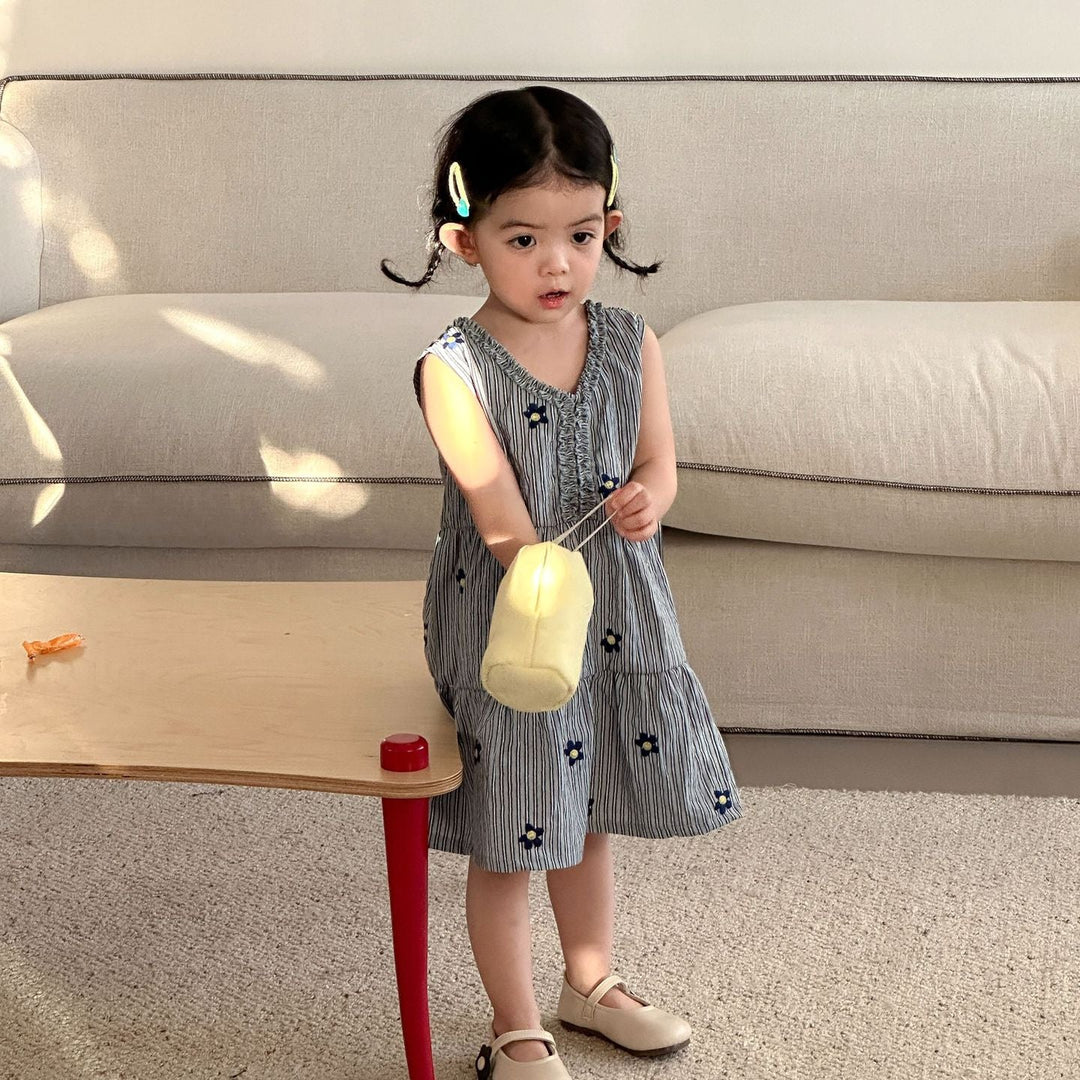 【80-150】花柄刺繍デザインノースリワンピース