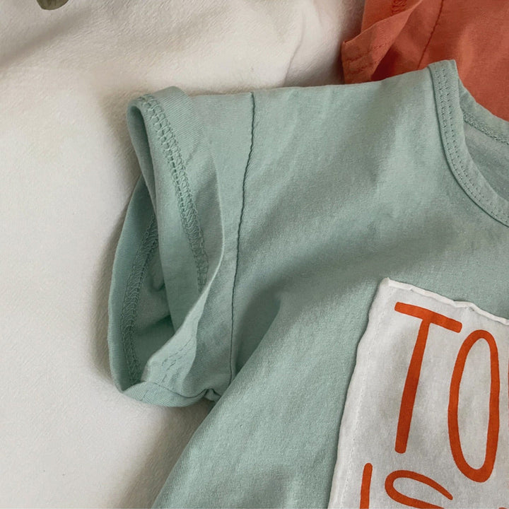 【80-120】ビッグ英字ロゴワッペンTシャツ