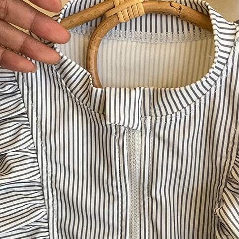 【90-140】細ストライプフリルスイムウェア