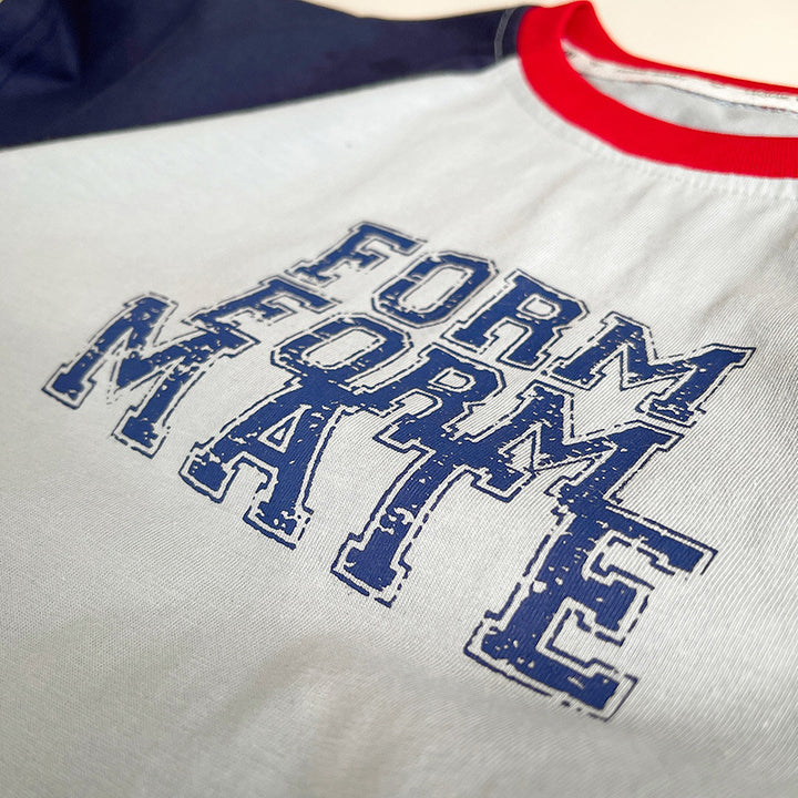 【80-120】ラグランスリーブ英字ロゴTシャツ