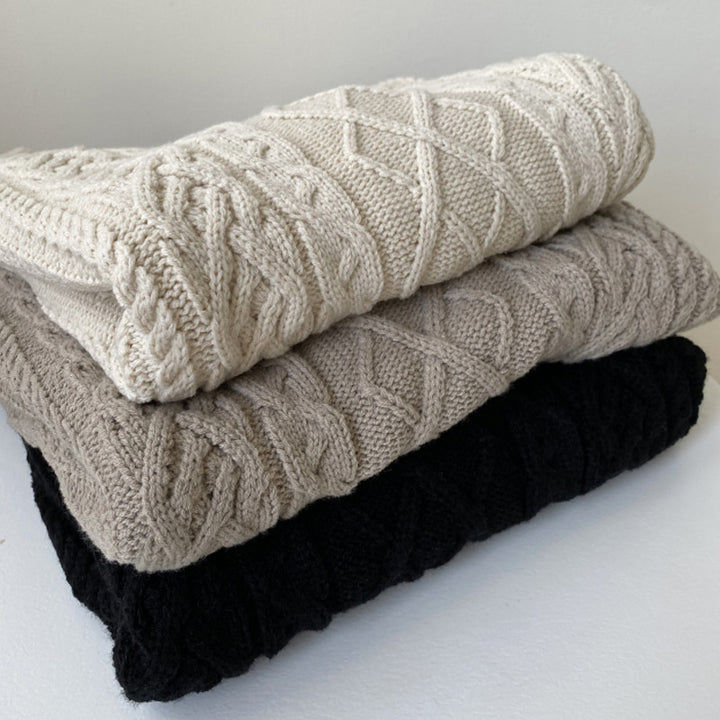 ケーブルニットベスト