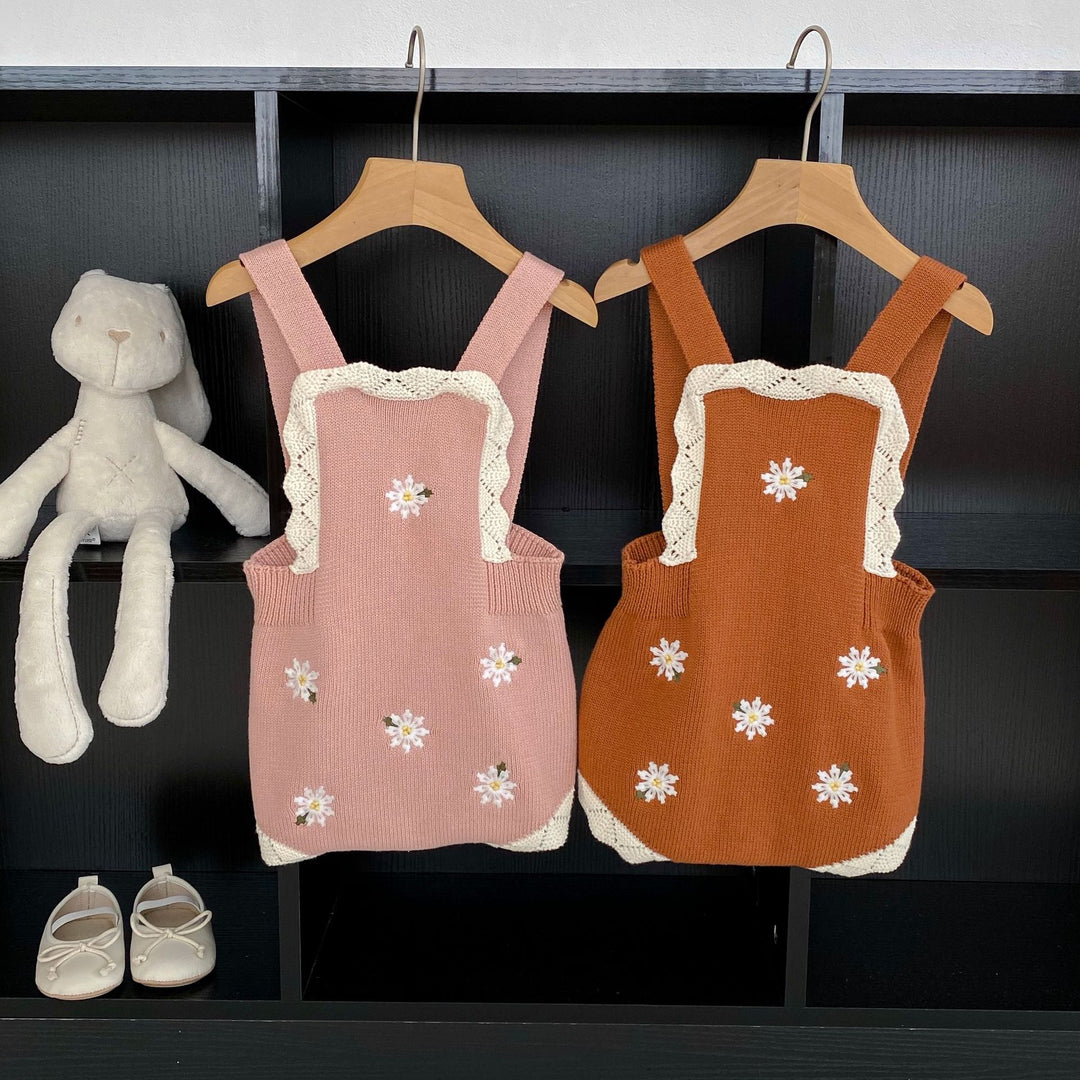 【baby＆kids】フラワー刺繍ニットサロペット