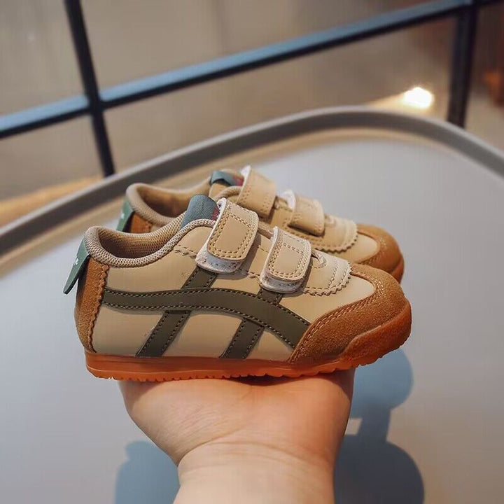 【kids】ラインデザインスニーカー